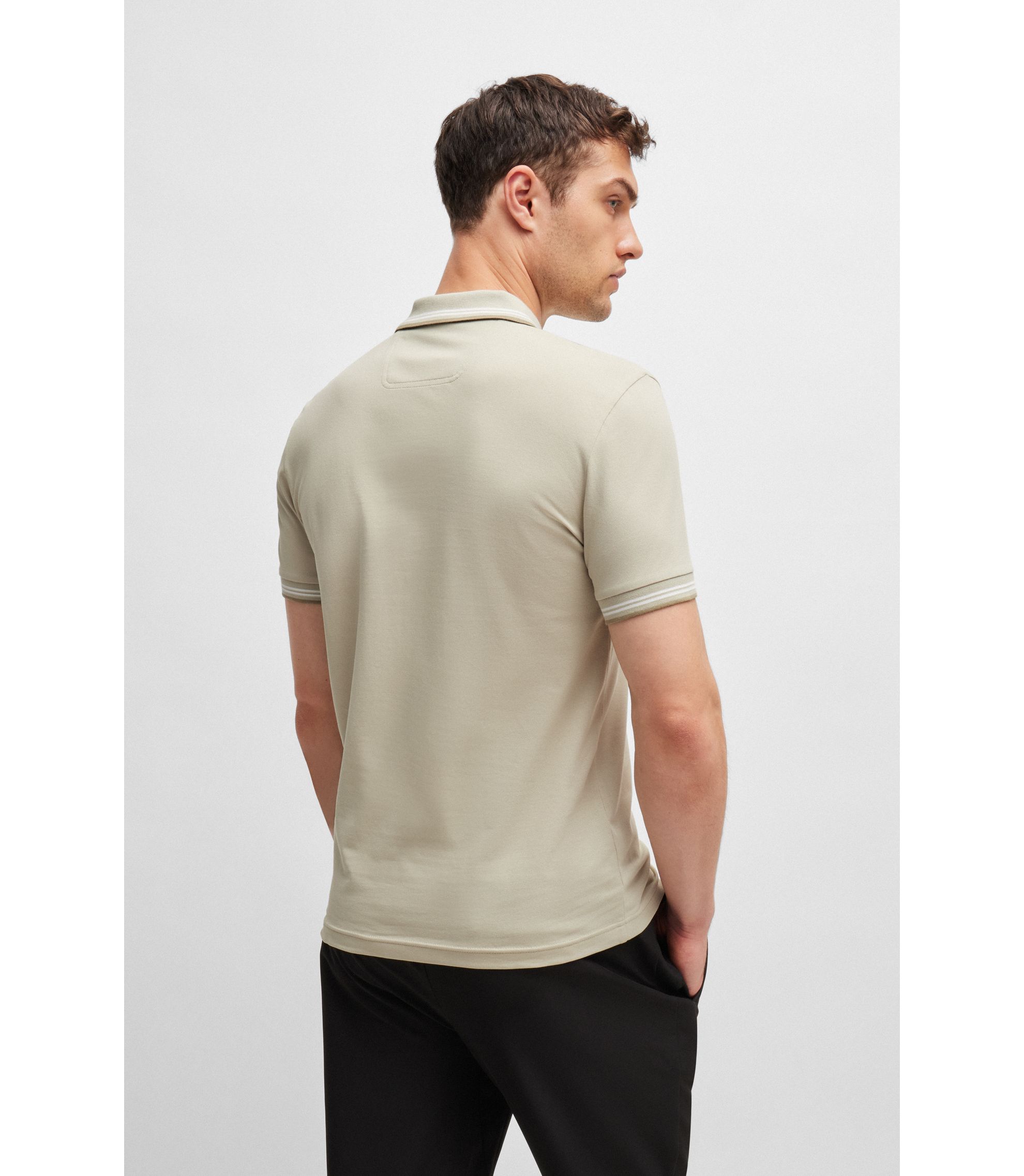 hbna50506193_272_360?wid=1980&