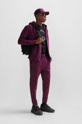 Camiseta regular fit de algod&oacute;n el&aacute;stico con ilustraci&oacute;n de temporada, Negro