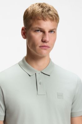 Polo slim fit de algod&oacute;n el&aacute;stico con parche de logo, Plata