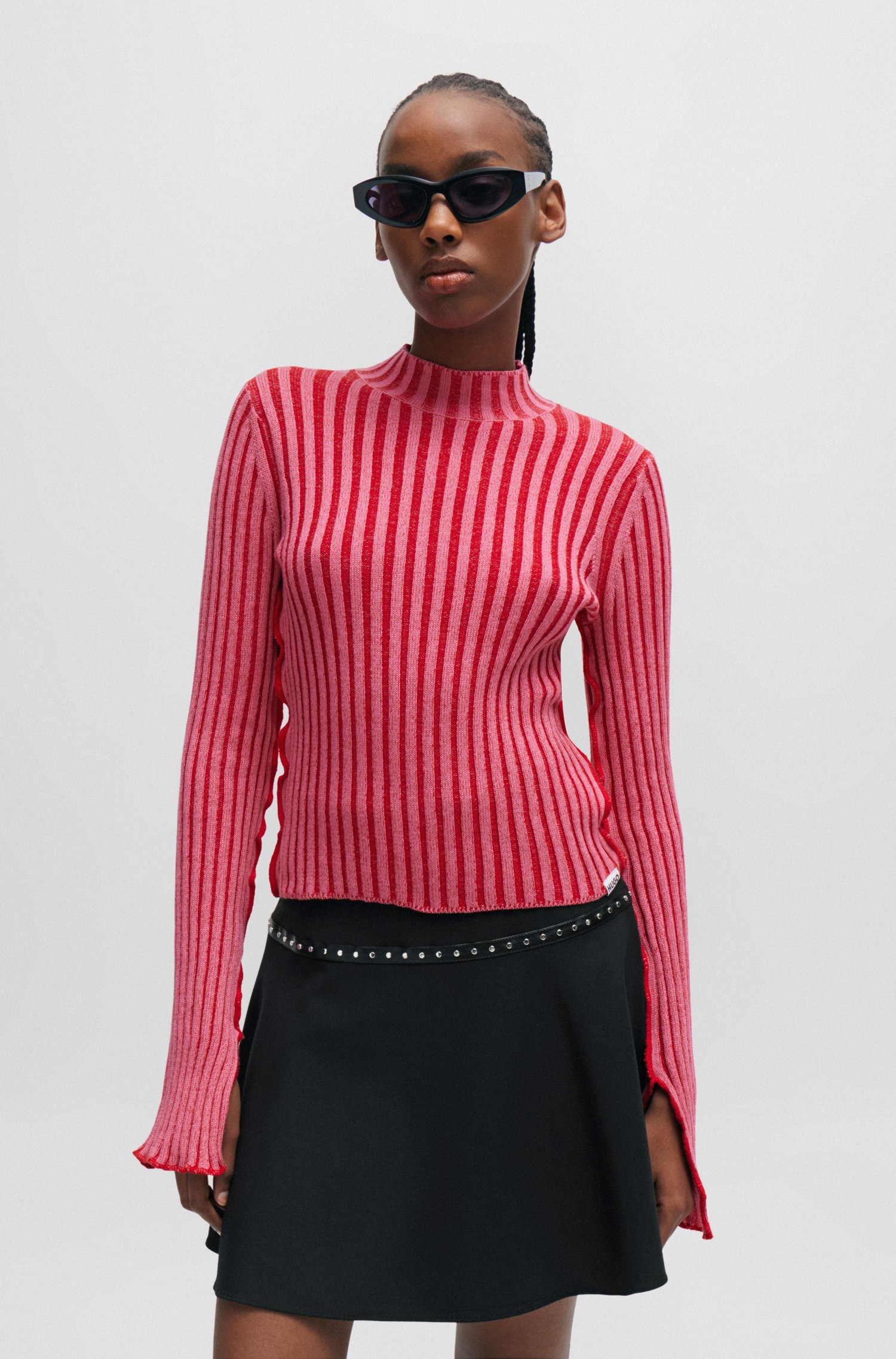 Mock-neck sweater ribbed cotton with frilled seams