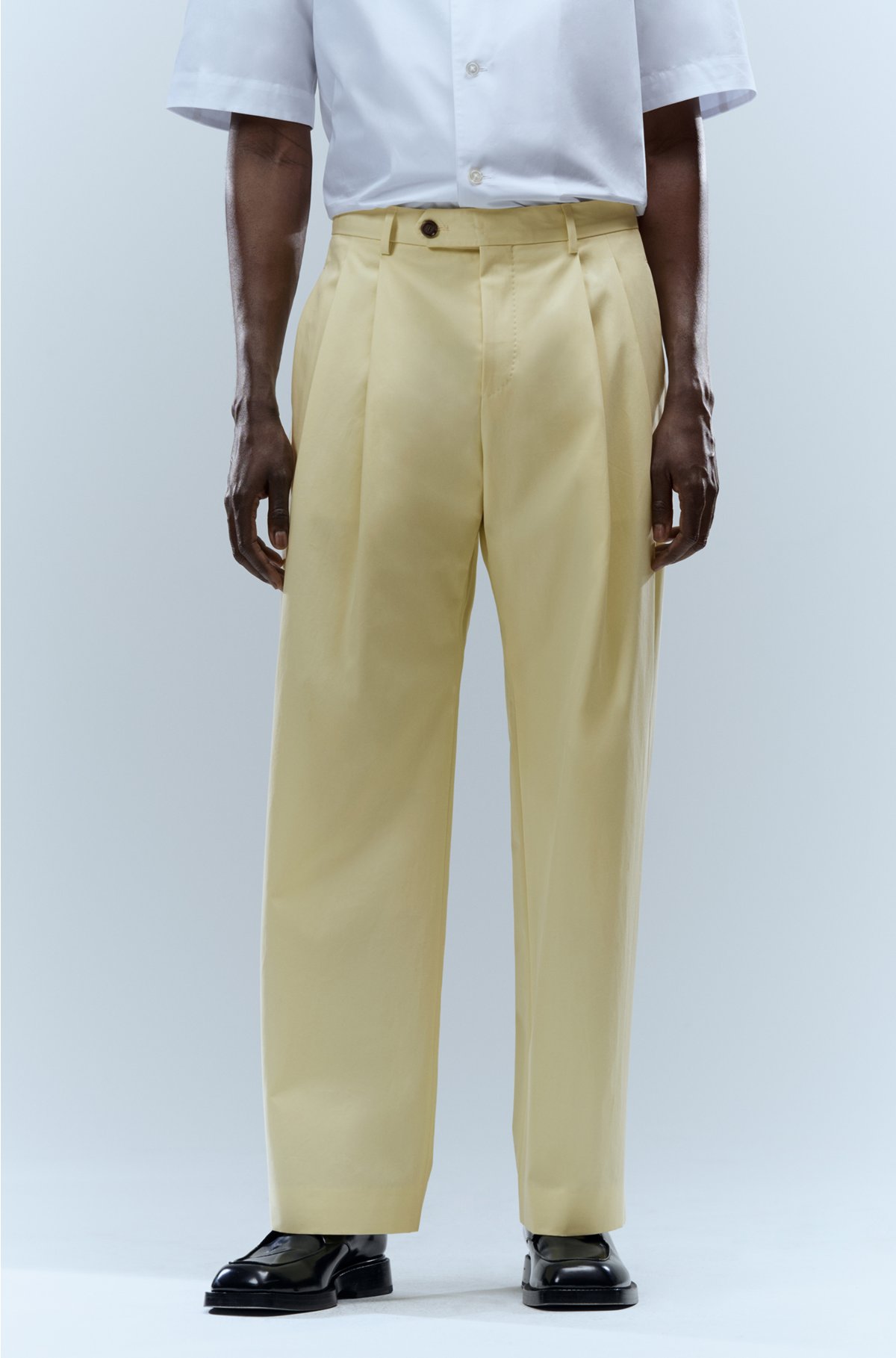 Classic Two Tone Relaxed Fit Baggy Pants With Blade Star Gold Design