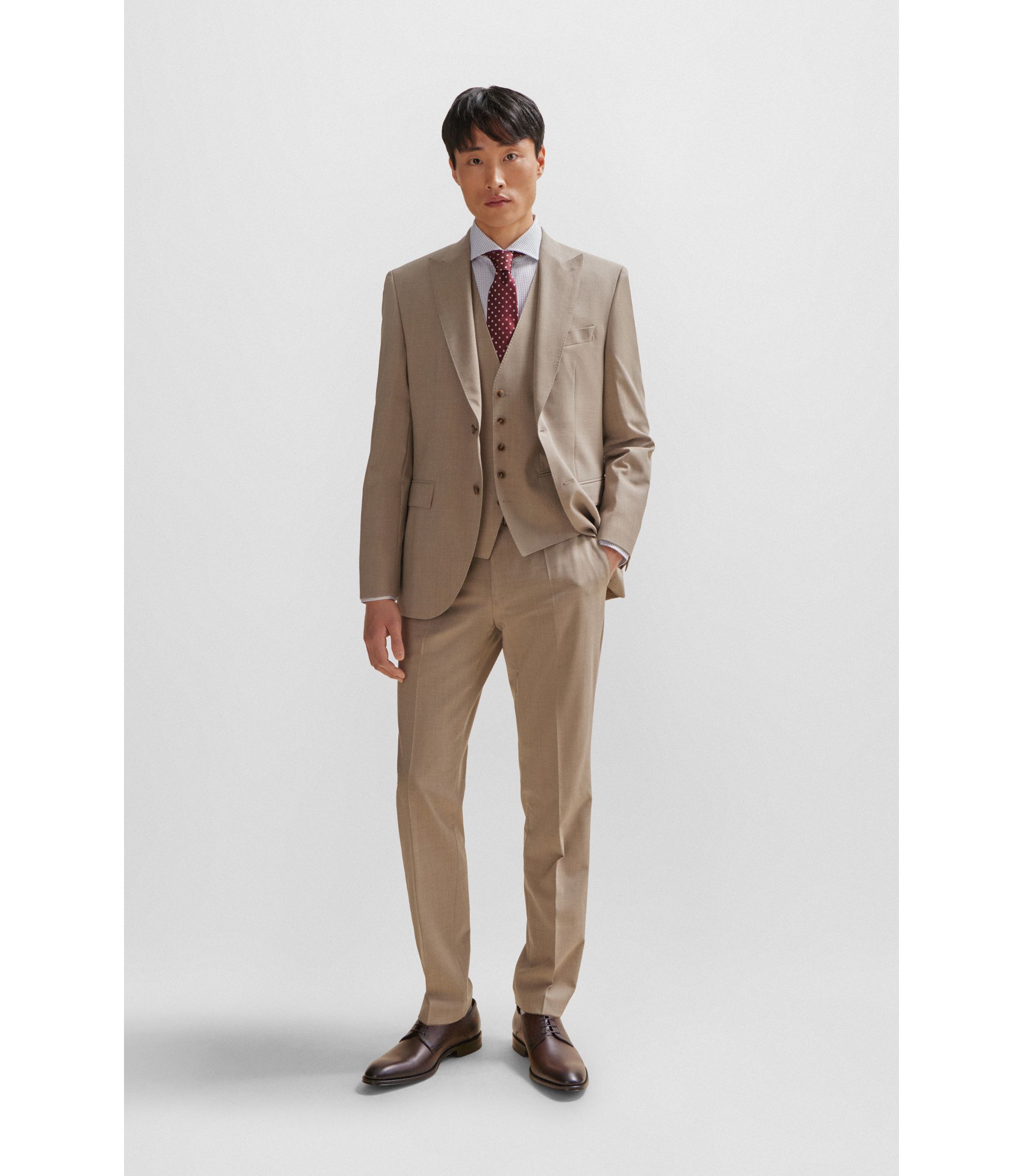 hbna50508759_603_300?wid=1980&