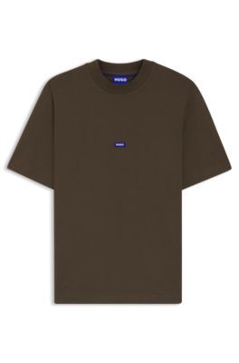 Camiseta de algod&oacute;n con cuello de canal&eacute; e insignia con logo, Marr&oacute;n oscuro