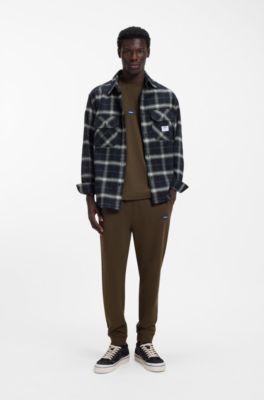 Camiseta de punto de algod&oacute;n con parche de logo azul, Marr&oacute;n oscuro