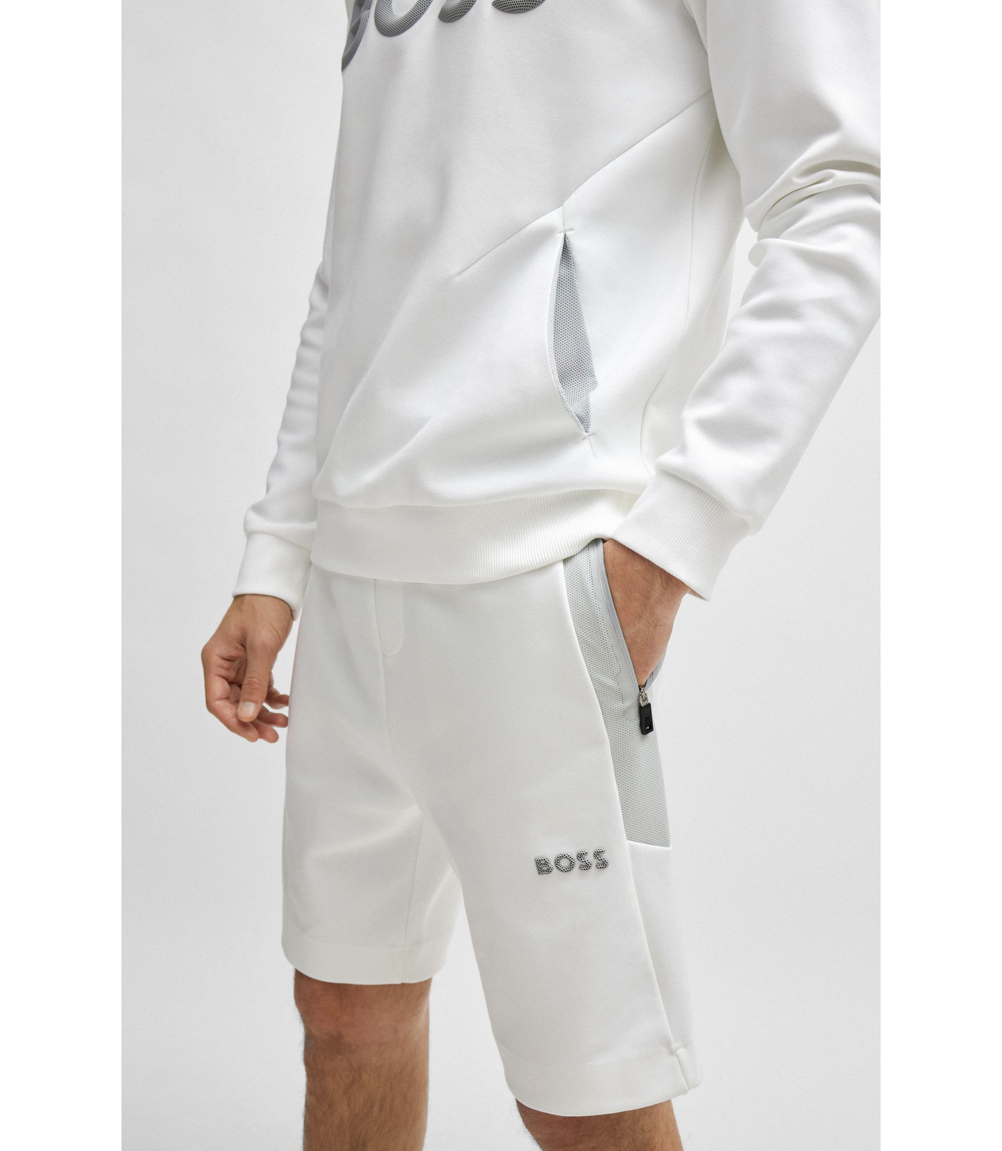 hbna50510348_100_340?wid=1980&