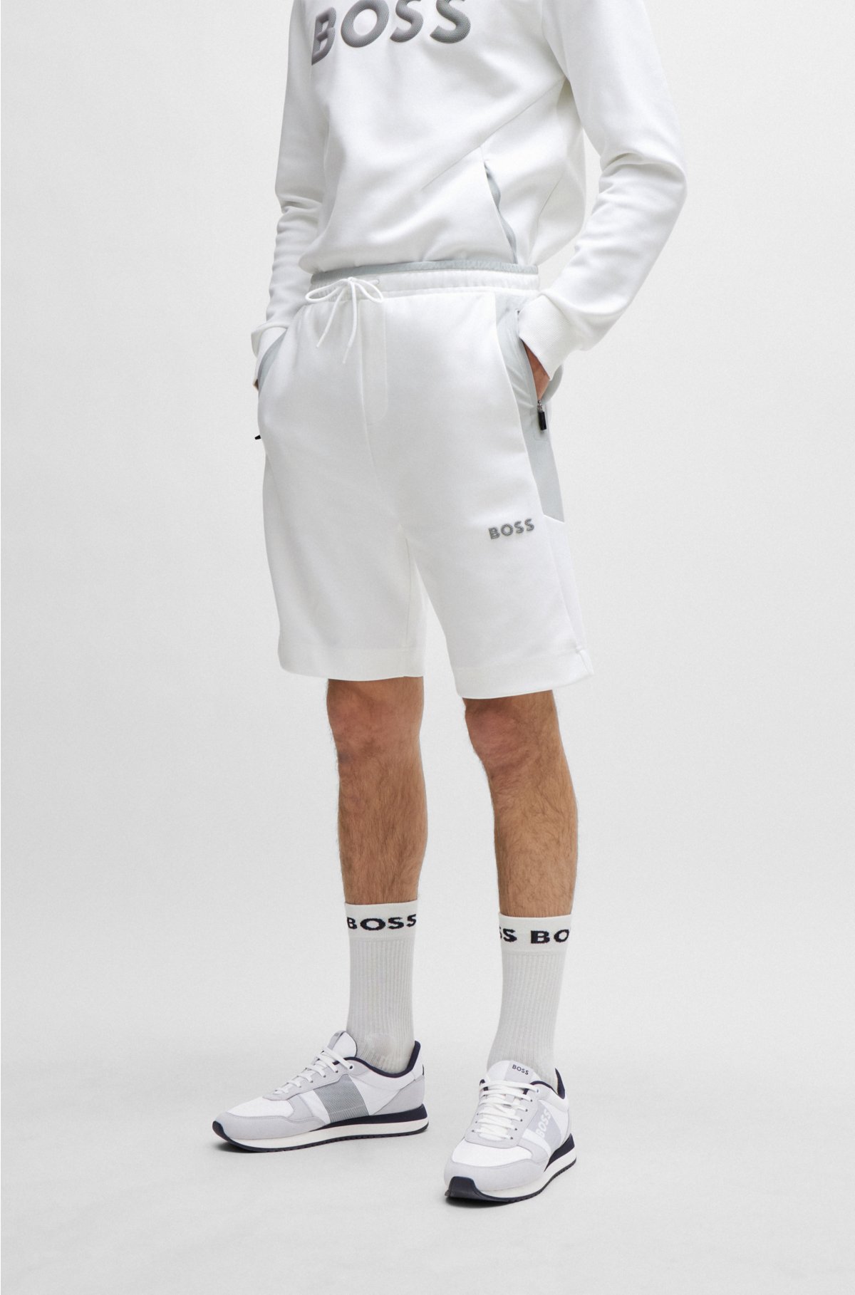 Shorts with 3D-molded logo