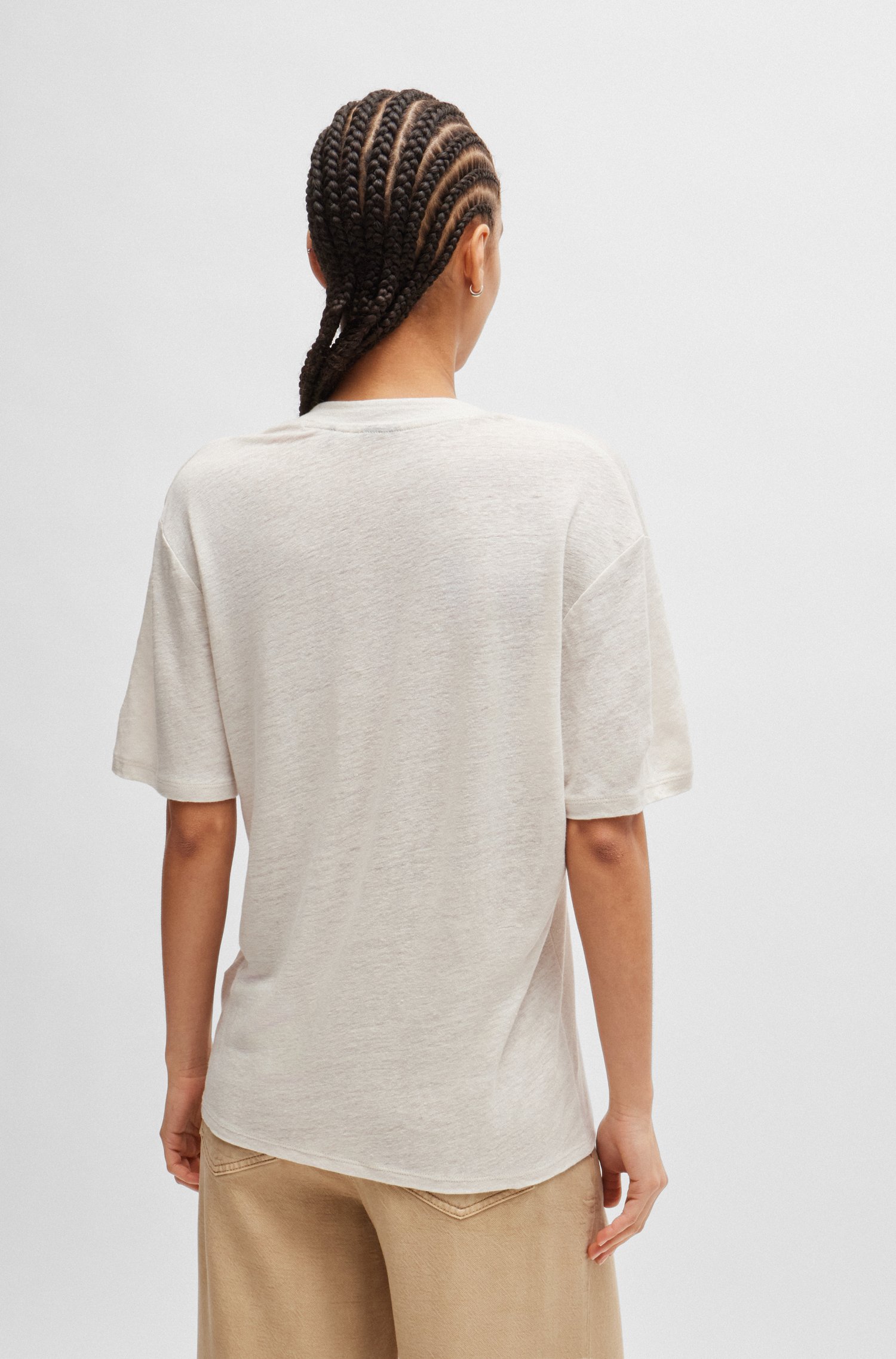 Camiseta de lino con cuello en pico