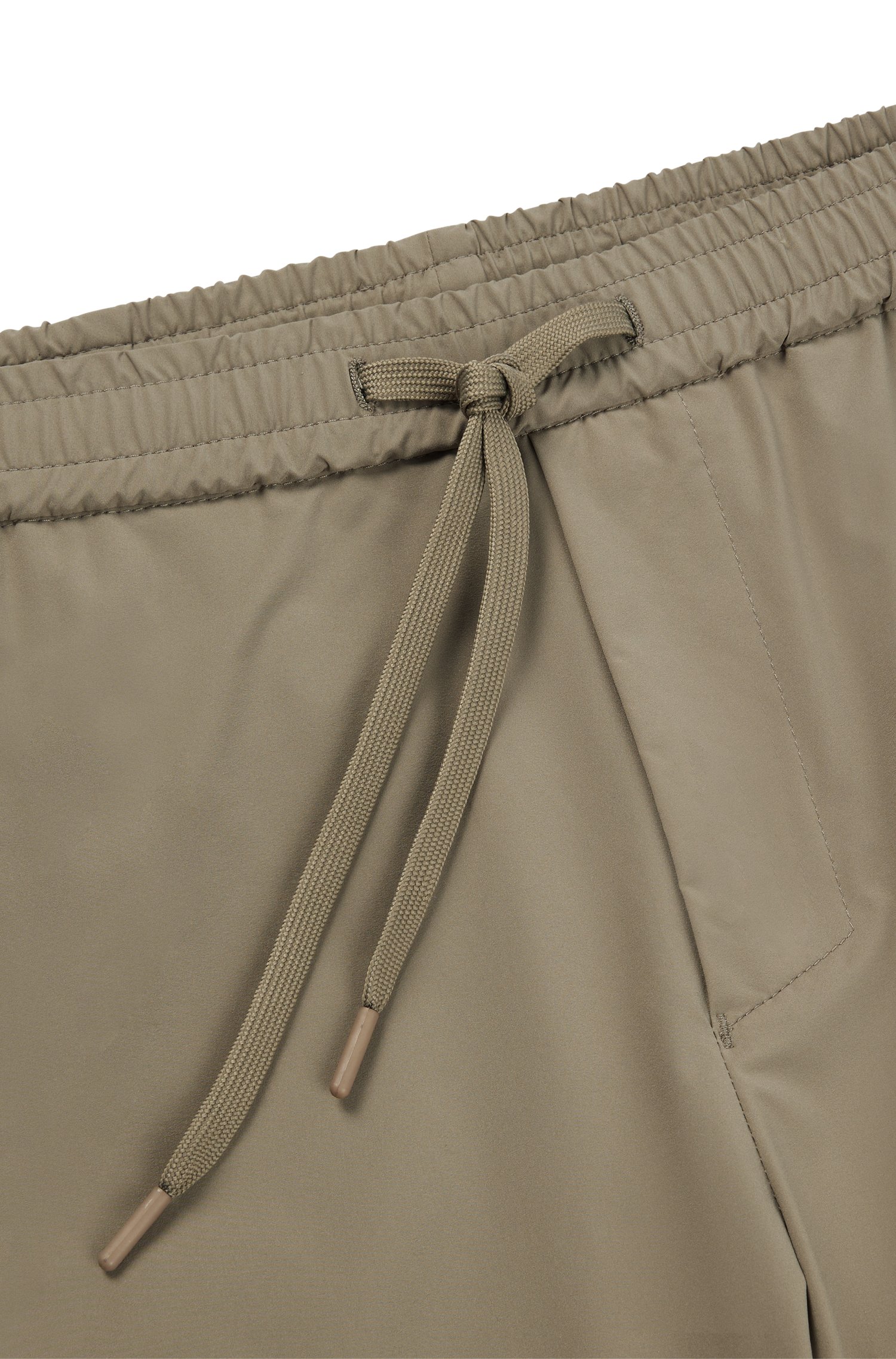 Shorts tapered fit de popelín planchado fácil y secado rápido