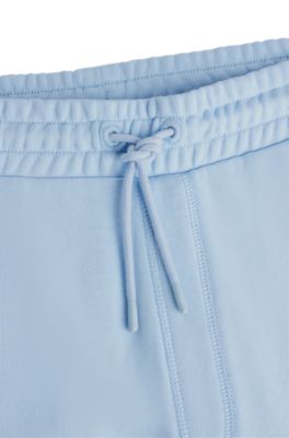 Short en molleton de coton avec &eacute;cusson logot&eacute;, bleu clair