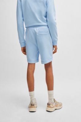 Short en molleton de coton avec &eacute;cusson logot&eacute;, bleu clair