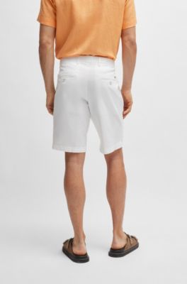 Shorts slim fit de sarga de algod&oacute;n el&aacute;stico, Blanco