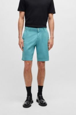 Shorts slim fit de sarga de algod&oacute;n el&aacute;stico, Celeste