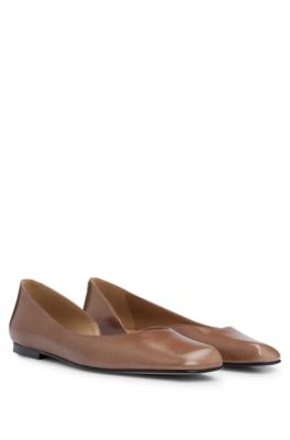 Ballerina flats in leather with asymmetric design, Brown