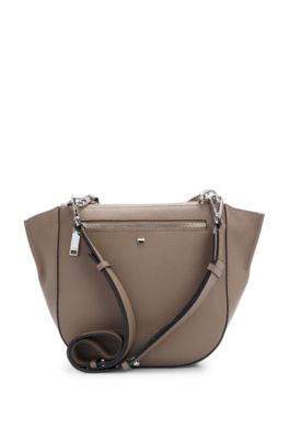 Saddle bag in grained leather with detachable straps, Beige