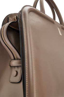 Leather tote bag with detachable pouch, Beige