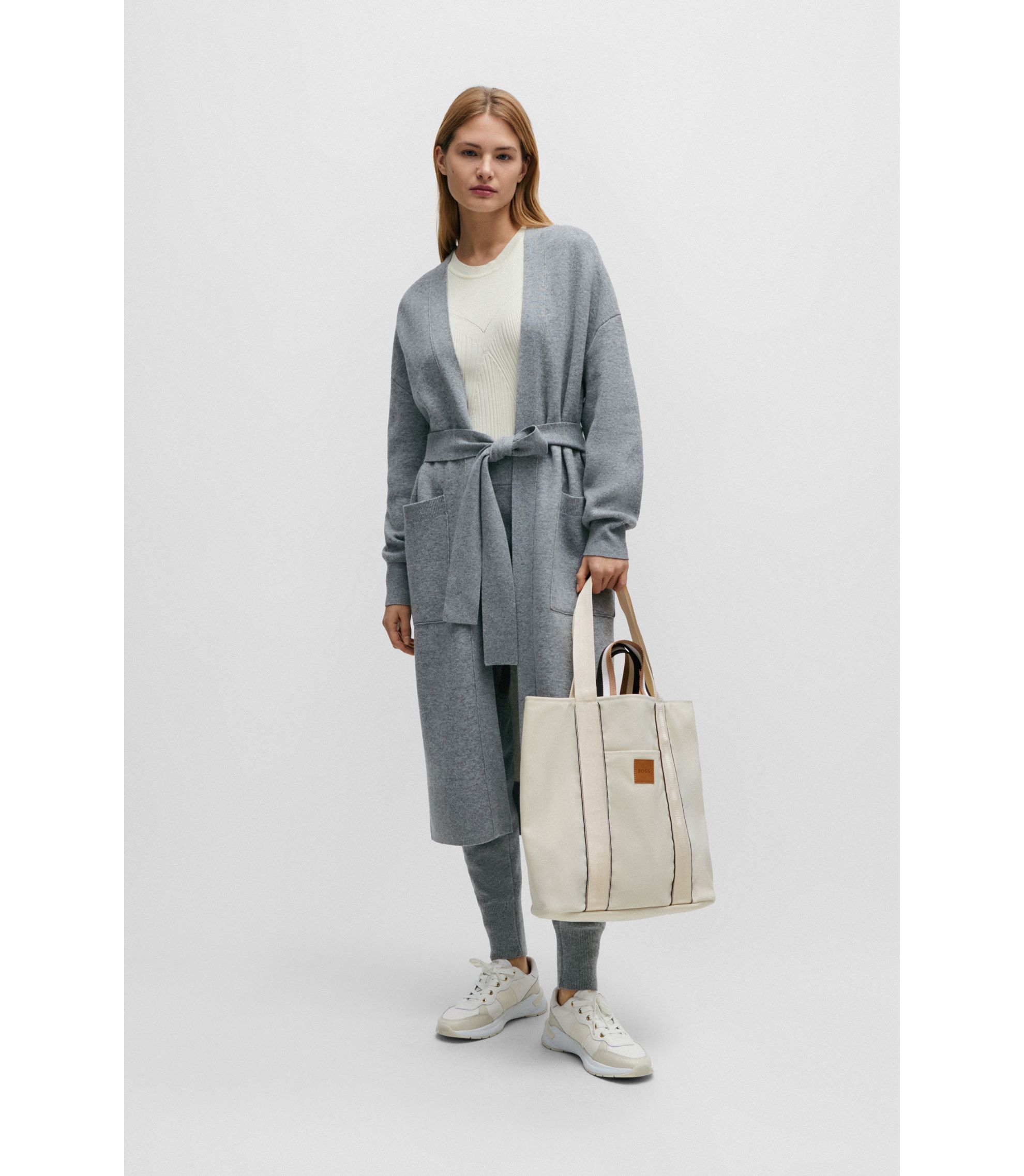 hbna50513291_114_300?wid=1980&