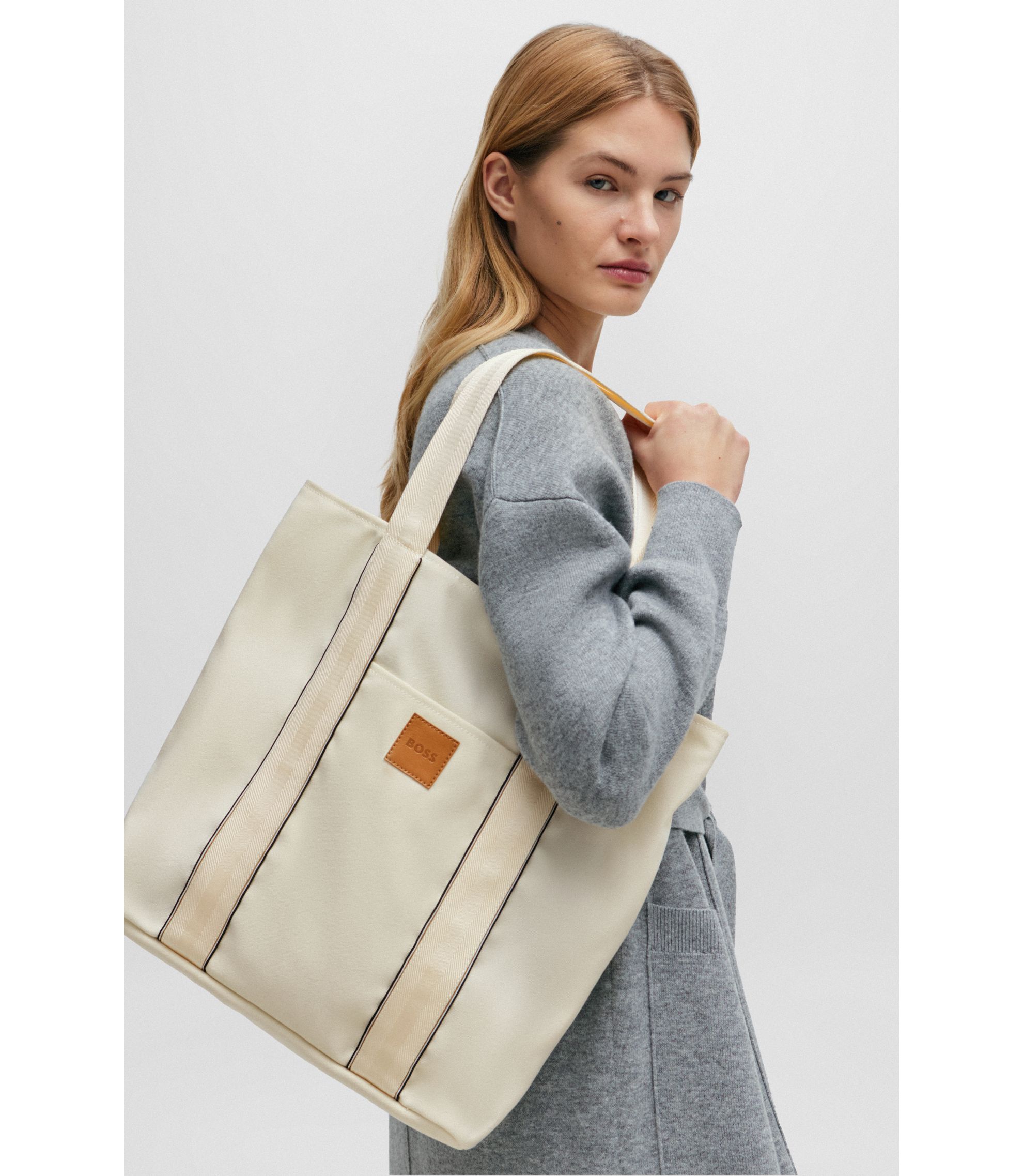 BOSS グレー トートバッグ hbna50513291_114_340?wid=1980&