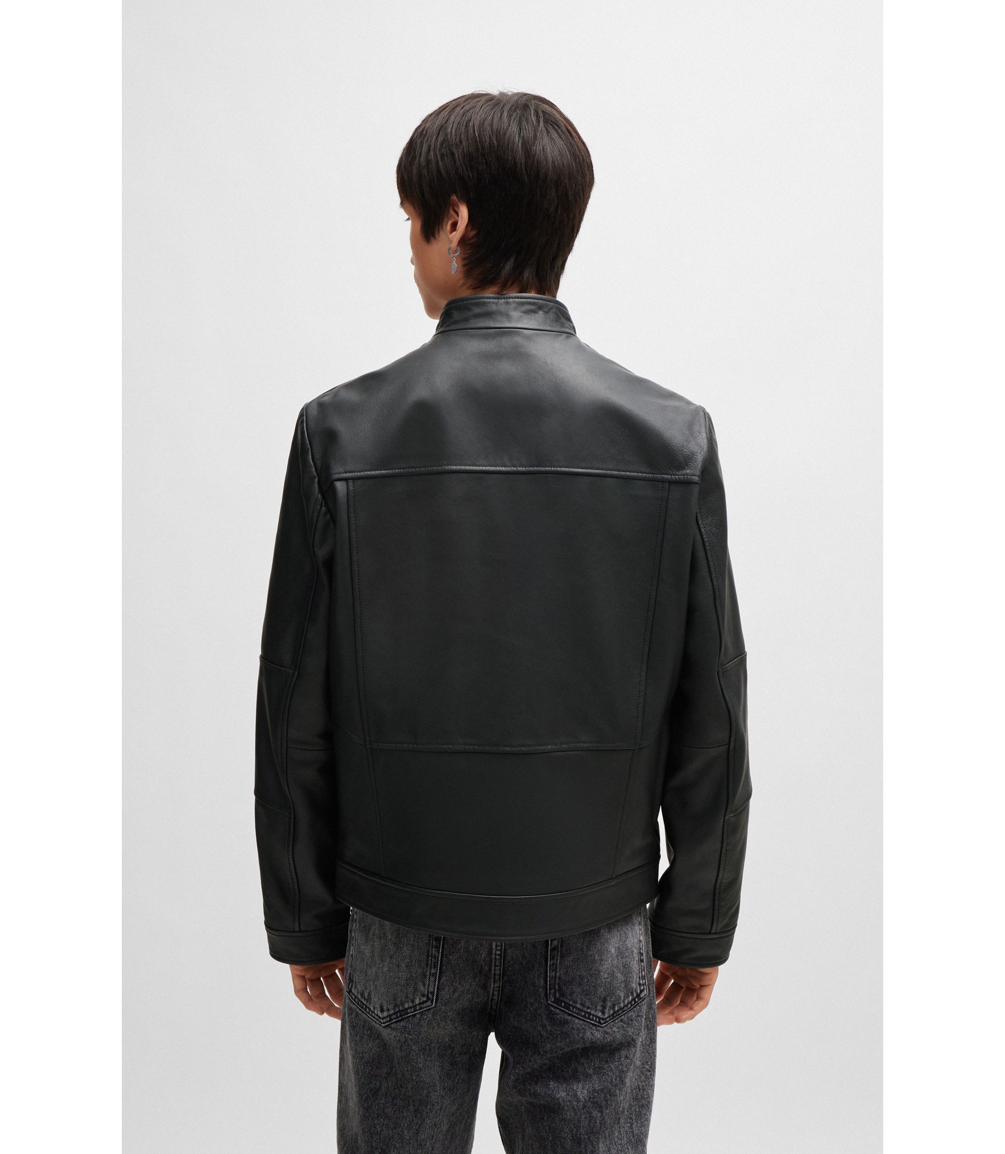 hbna50513322_002_360?wid=1980&