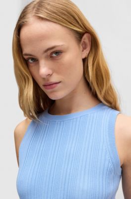 Top sin mangas slim fit con estructura de canal&eacute; irregular, Celeste