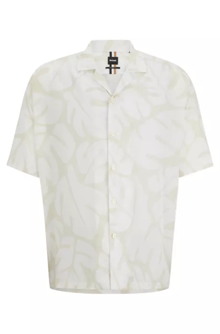 Relaxed-fit shirt in seasonal print with camp collar
