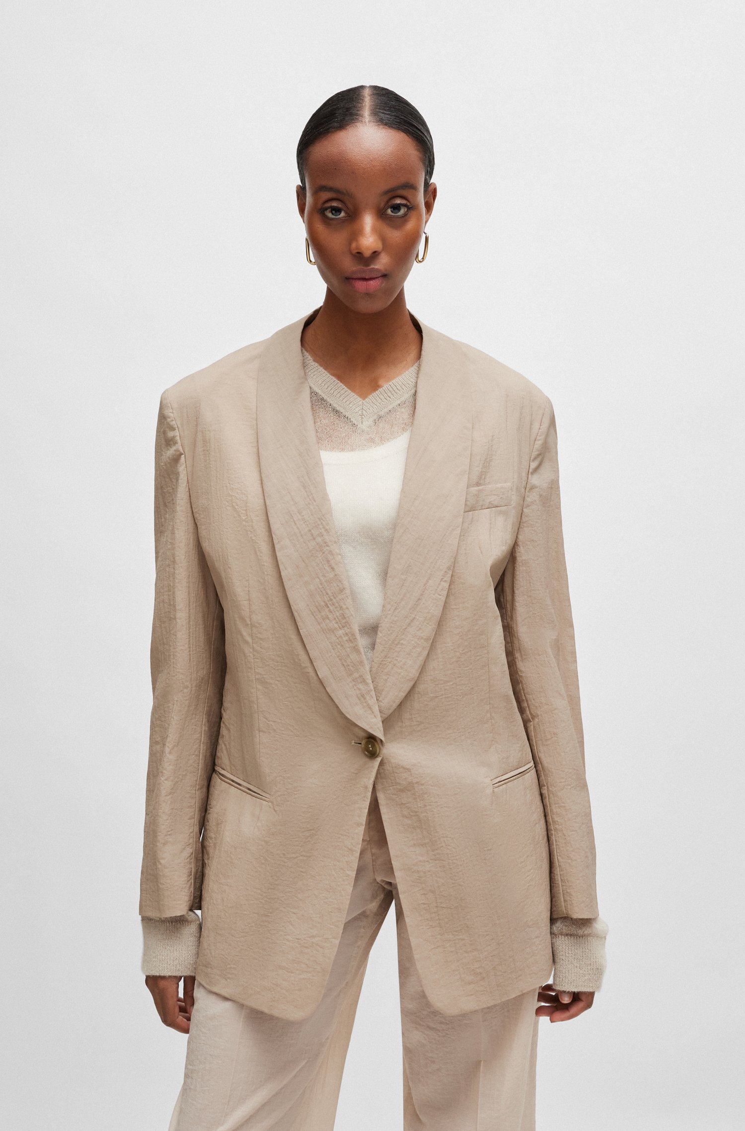 Single-button jacket with shawl lapels
