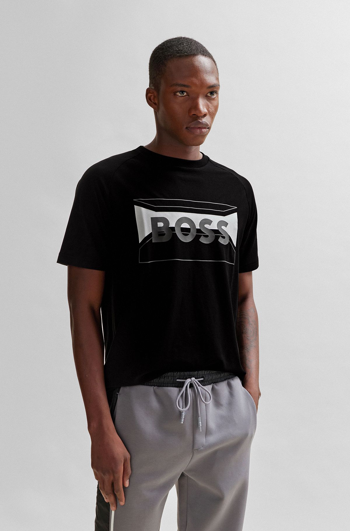 Camiseta regular fit de algodón con logo de diseño, Negro
