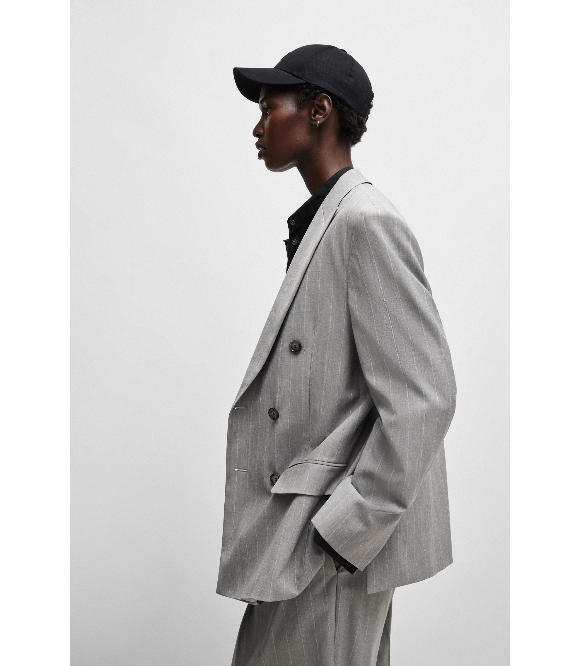 hbna50514543_981_341?wid=1980&