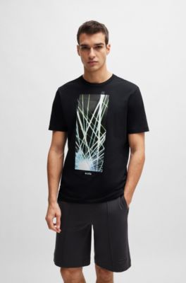 Camiseta regular fit de algod&oacute;n el&aacute;stico con ilustraci&oacute;n de temporada, Negro