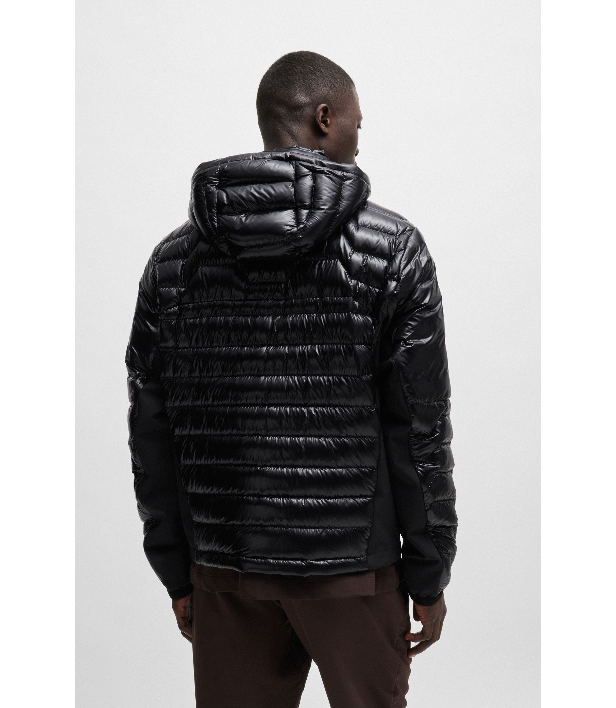 hbna50514894_001_360?wid=1980&