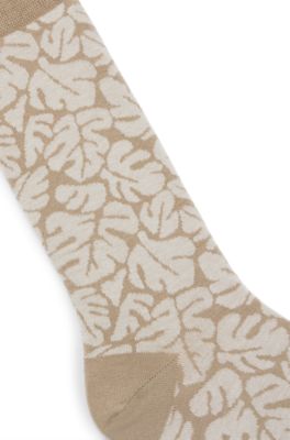 Regular-length new-season socks with leaf pattern, Khaki