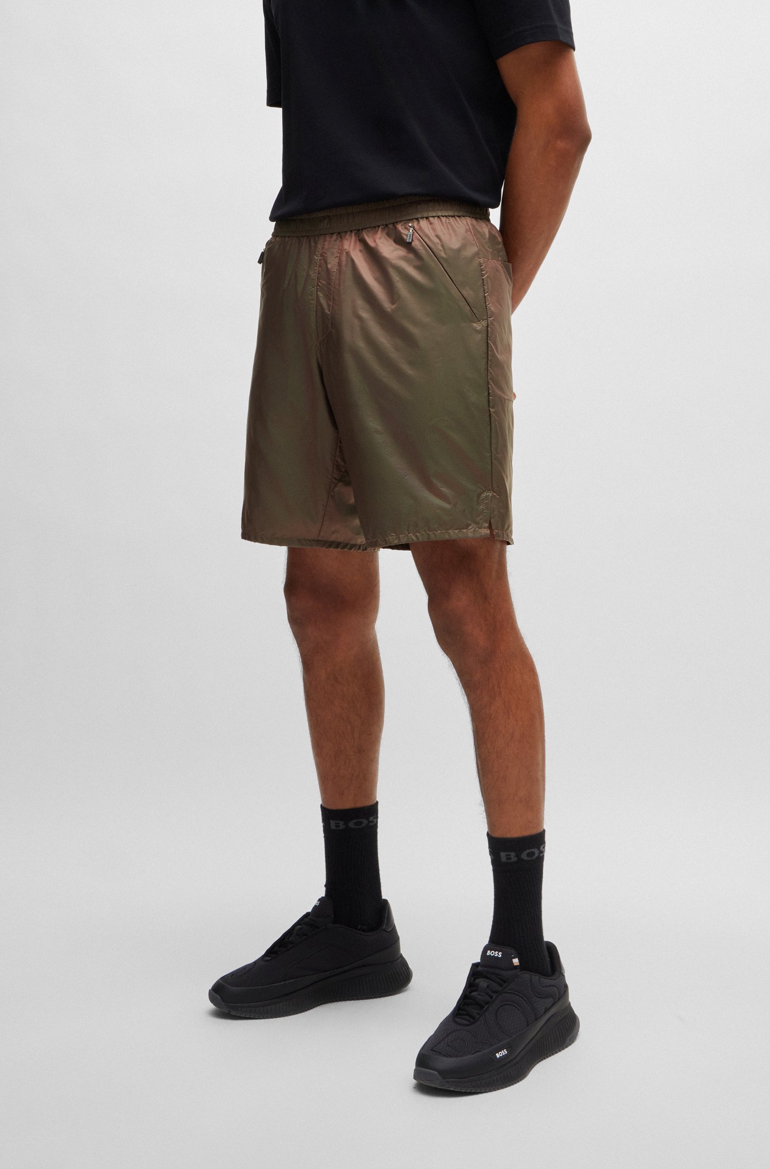 Slim-fit shorts iridescent ripstop with inner