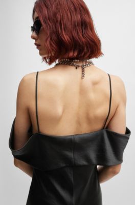 Vestido de sat&eacute;n con escote estilo Bardot, Negro