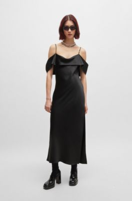 Vestido de sat&eacute;n con escote estilo Bardot, Negro