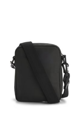 Bolso mensajero de piel sint&eacute;tica con logo tonal, Negro
