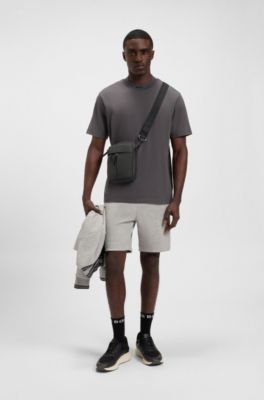 Bolso mensajero de piel sint&eacute;tica con logo tonal, Negro