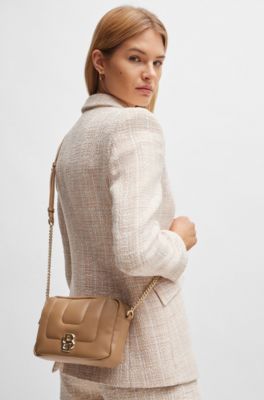 Sac port&eacute; crois&eacute; &agrave; double monogramme, Beige
