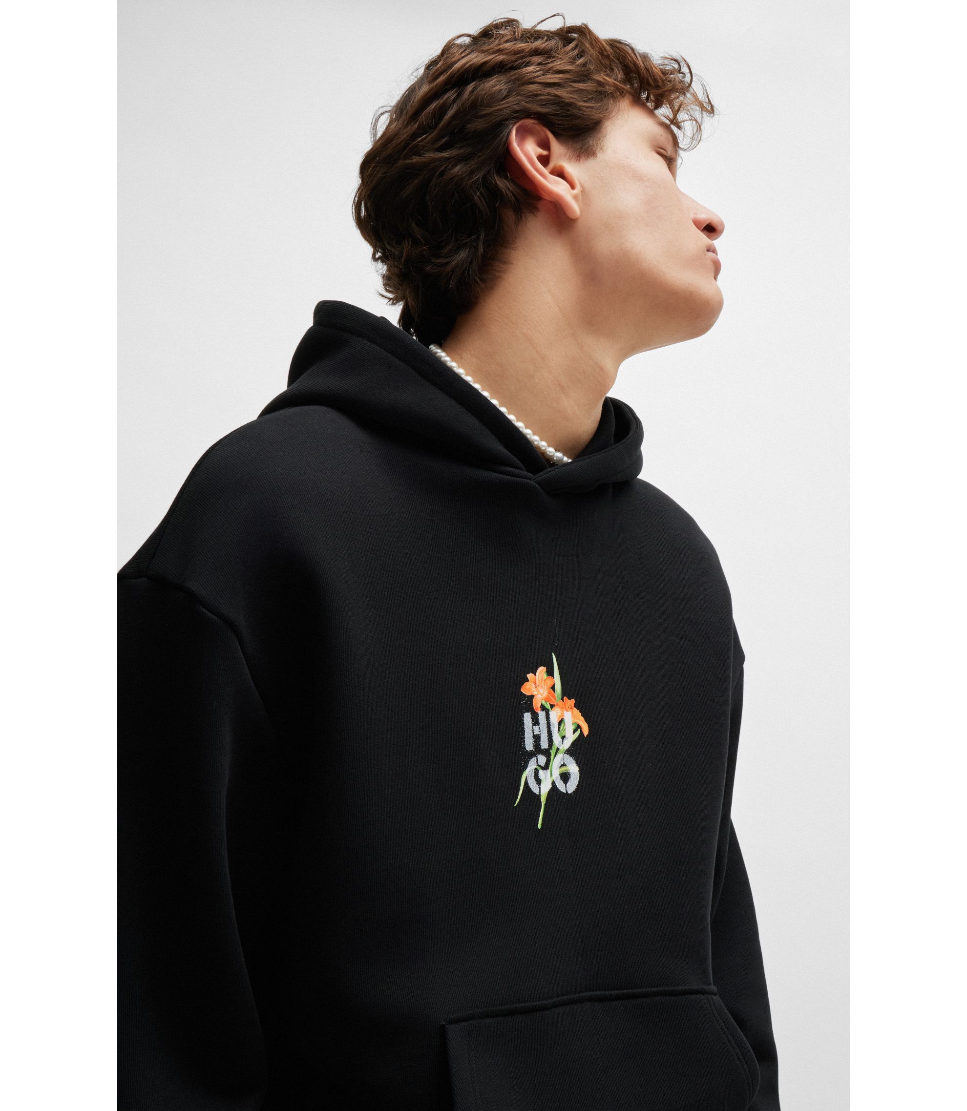 hbna50517408_001_340?wid=1980&