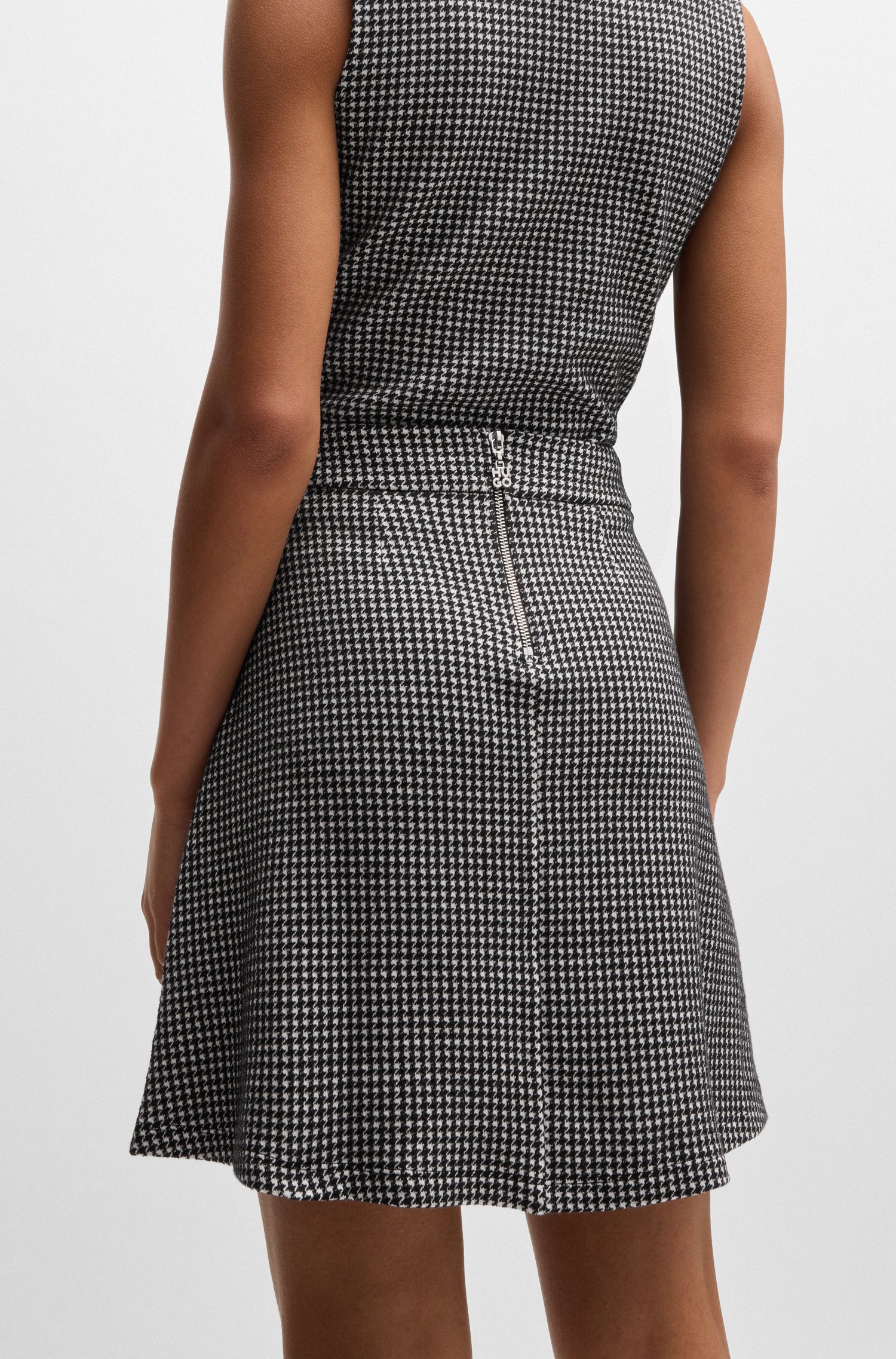 mini skirt with houndstooth jacquard