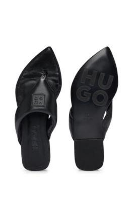 Leather thong sandals with stacked logo trim, Black