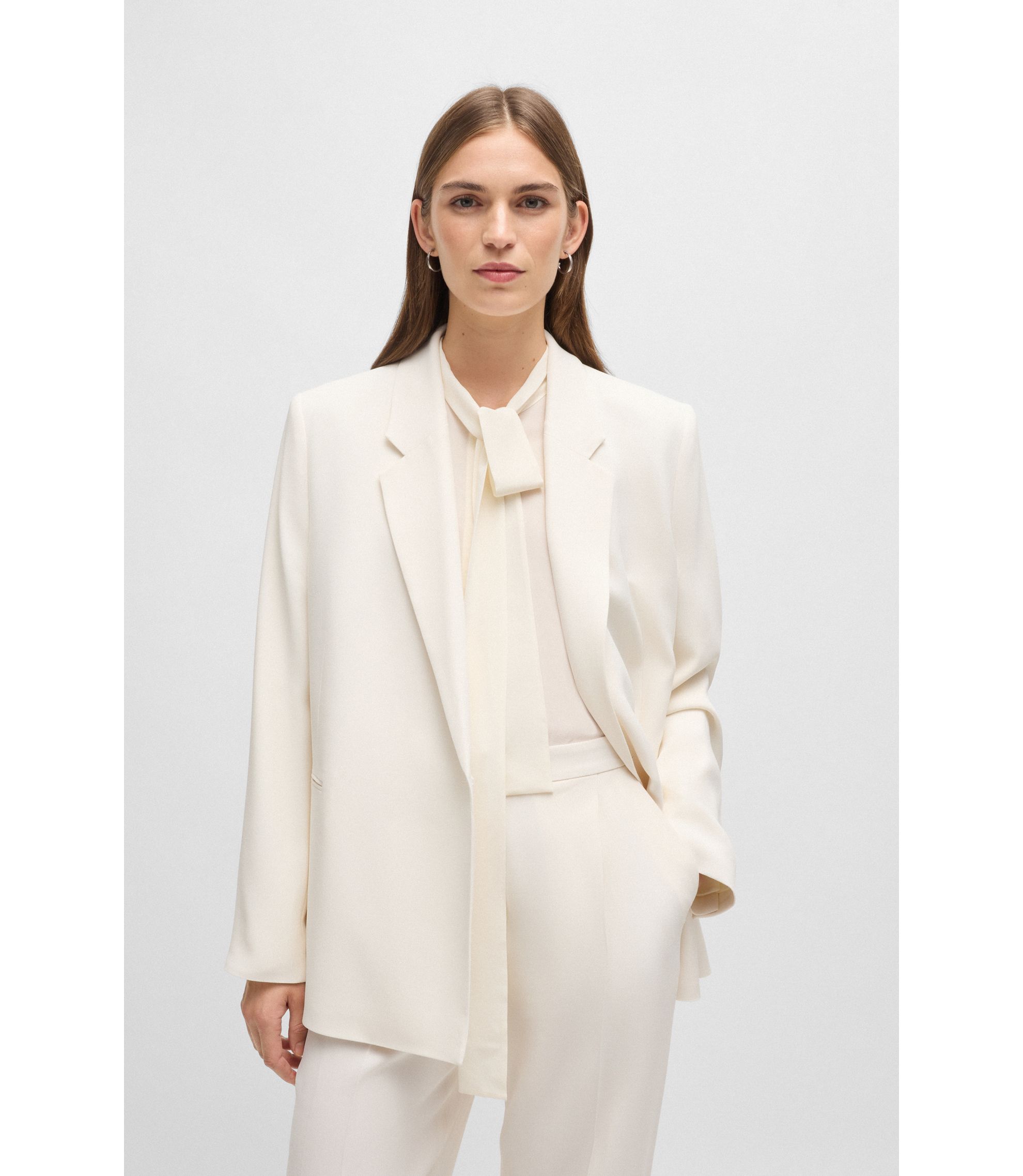 hbna50518433_118_350?wid=1980&