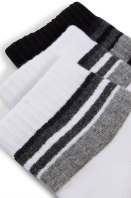 Three-pack of short-length socks with plush soles, White