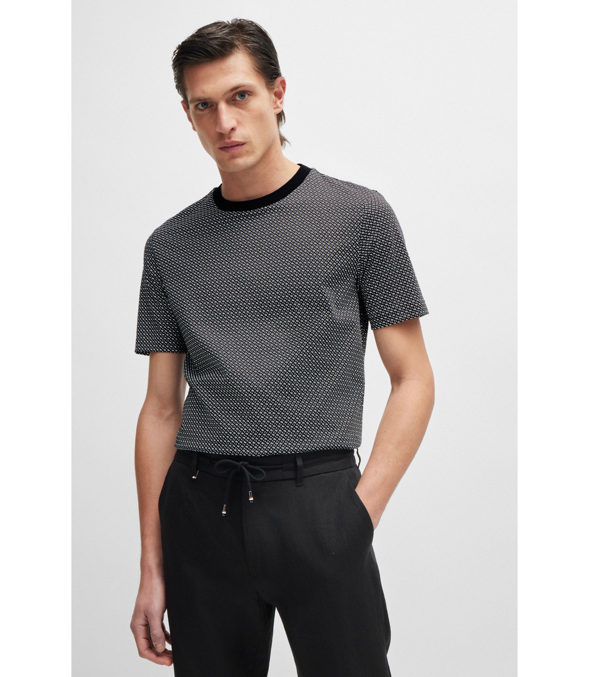 hbna50518883_001_350?wid=1980&