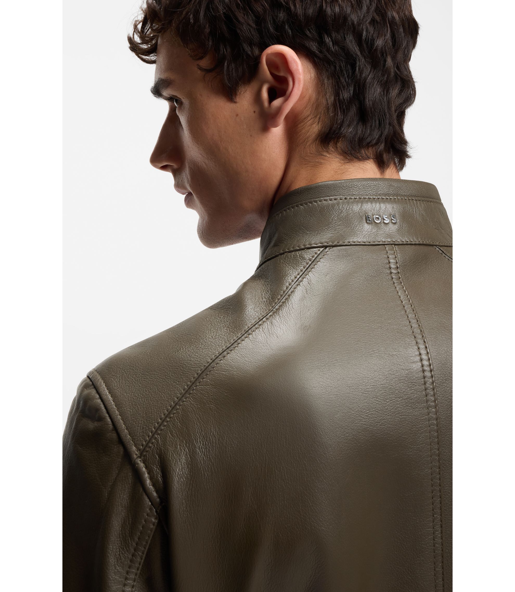 hbna50518906_361_341?wid=1980&