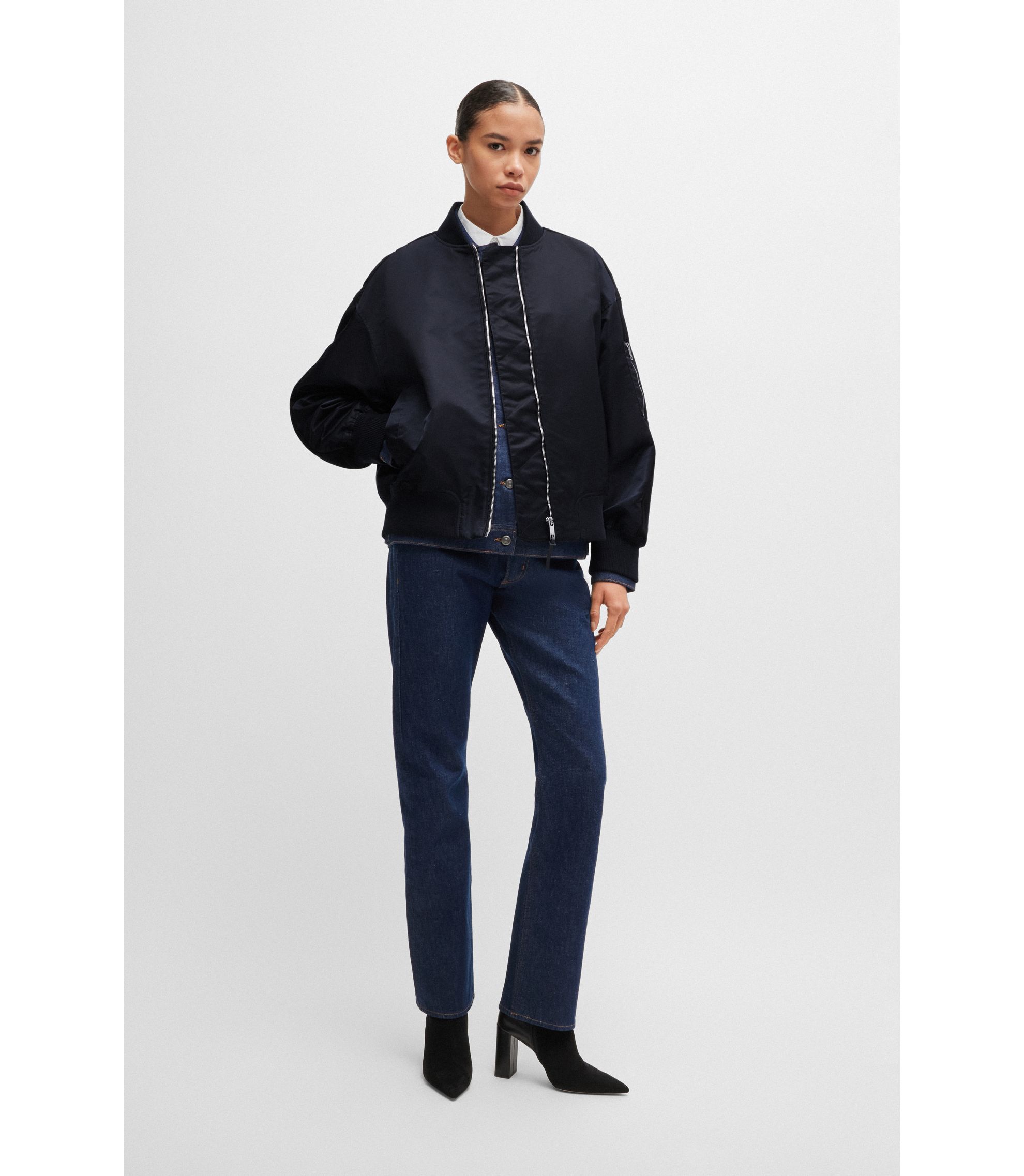 hbna50518933_404_300?wid=1980&