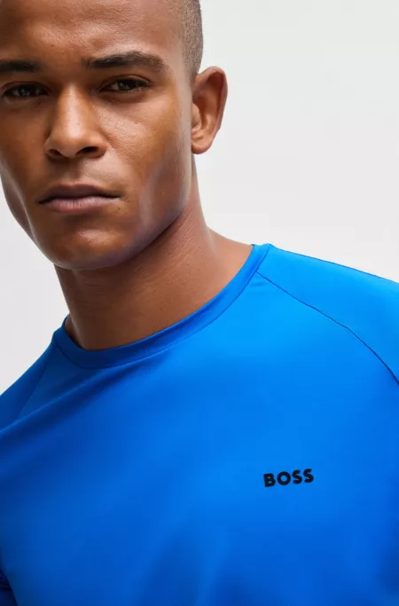 Performance-stretch T-shirt in mixed materials