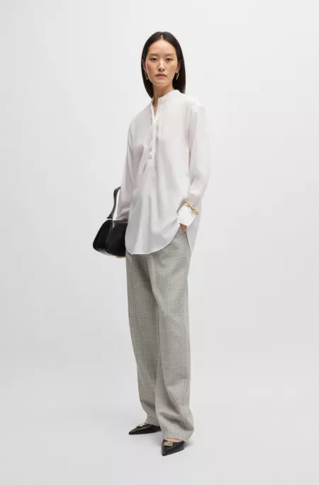 Relaxed-fit blouse in easy-iron poplin
