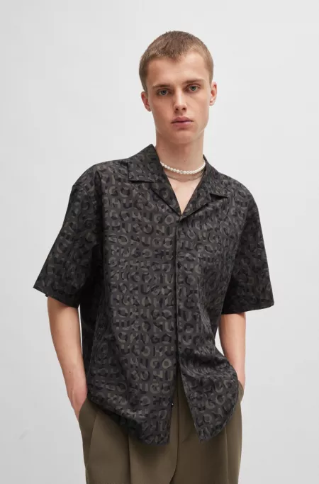 Oversize-fit shirt in seasonal-print cotton poplin