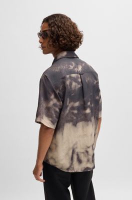 Camisa oversize fit con estampado deste&ntilde;ido con nudos, Marr&oacute;n