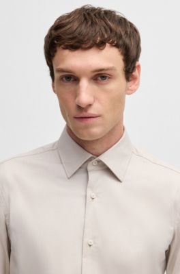 Camisa slim fit en sarga de algod&oacute;n el&aacute;stico de planchado f&aacute;cil, Beige claro