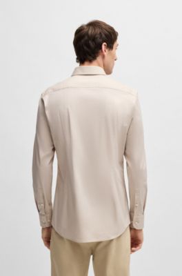 Camisa slim fit en sarga de algod&oacute;n el&aacute;stico de planchado f&aacute;cil, Beige claro